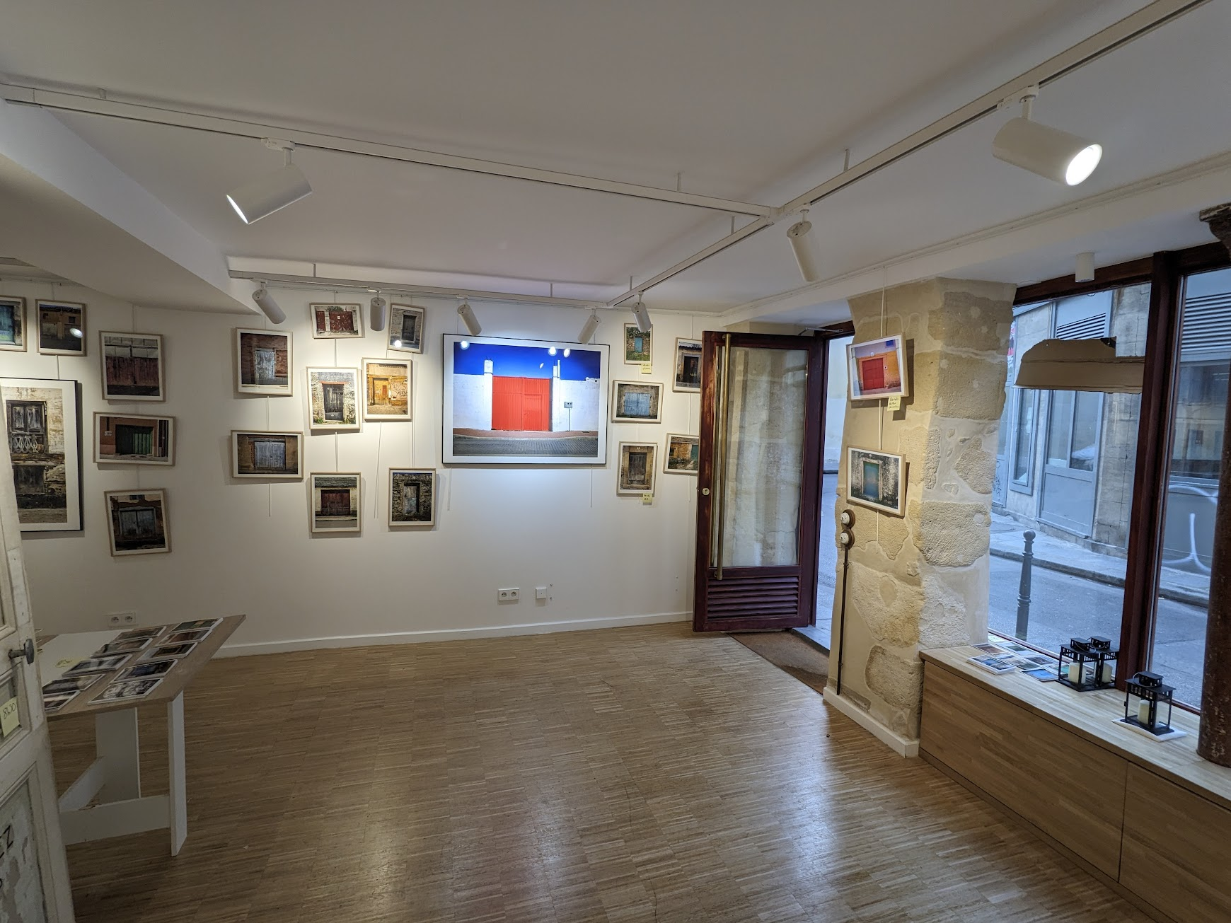 galery with pictures